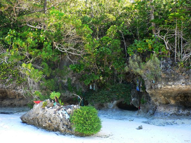 99- Une grotte sacree 